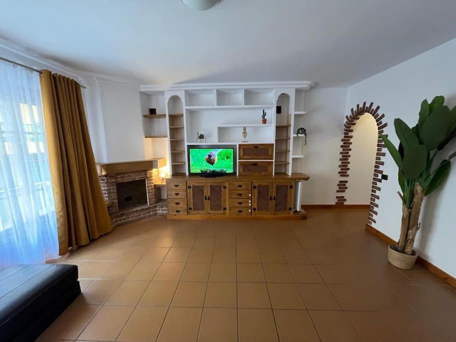 דירות לוס ריאלחוס Centro Toscal 3 Dorm Patio Cocina מראה חיצוני תמונה